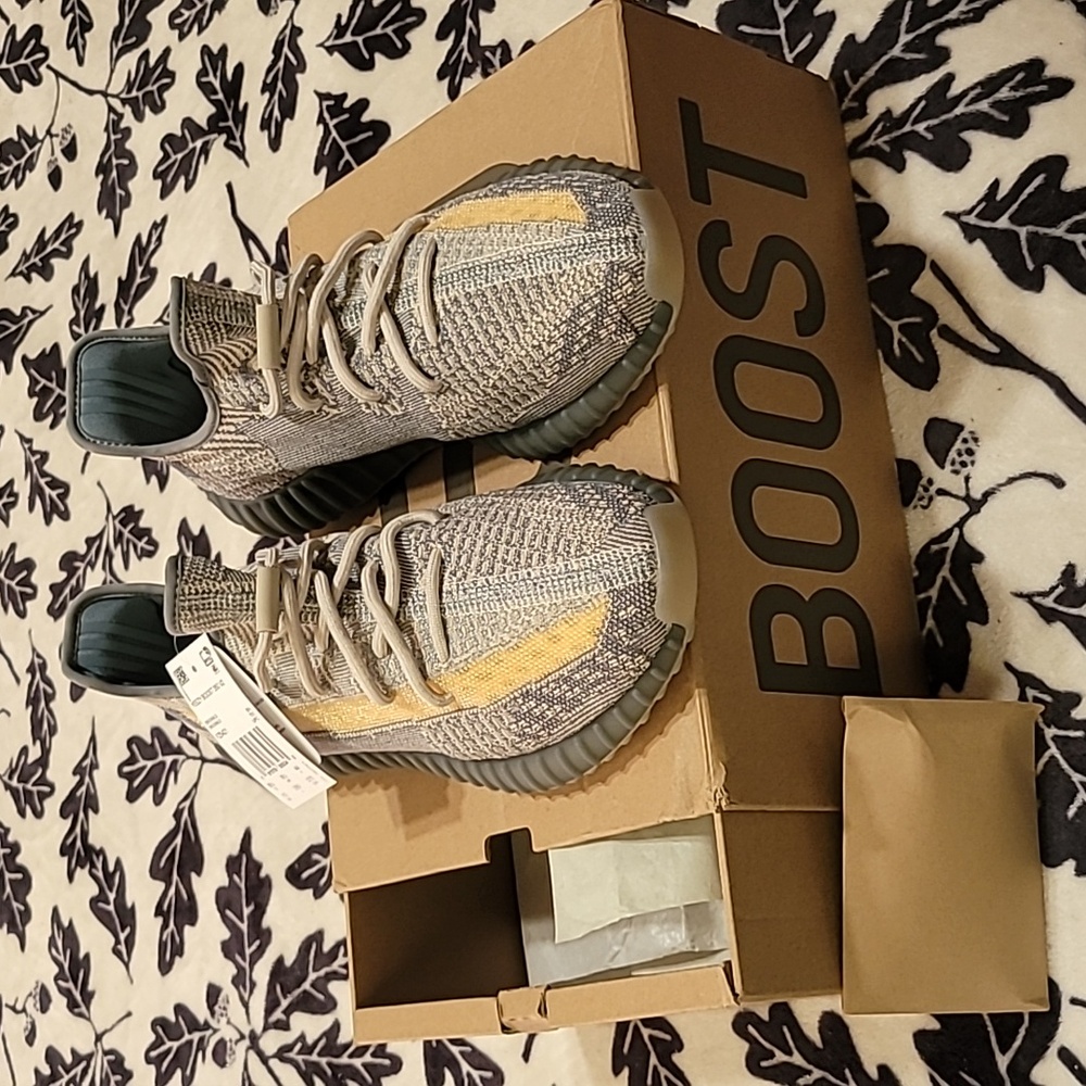 New // Adidas // Yeezy Boost 350 V2